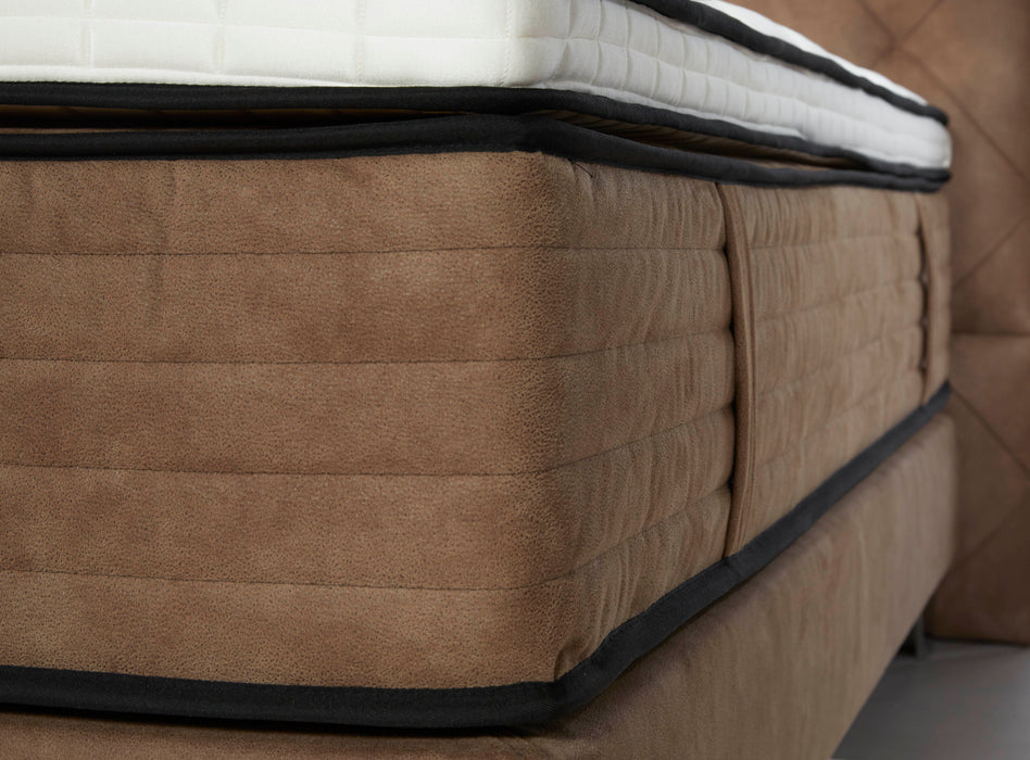 Magnefique Bed | Brown